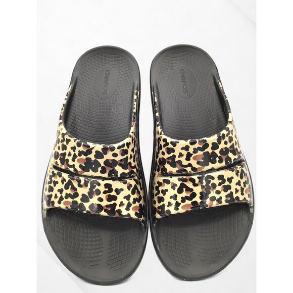 Oofos Ooahh Slide Sandals Leopard Print Women’s Size 10 Recovery Comfort Shoes - Picture 1 of 5
